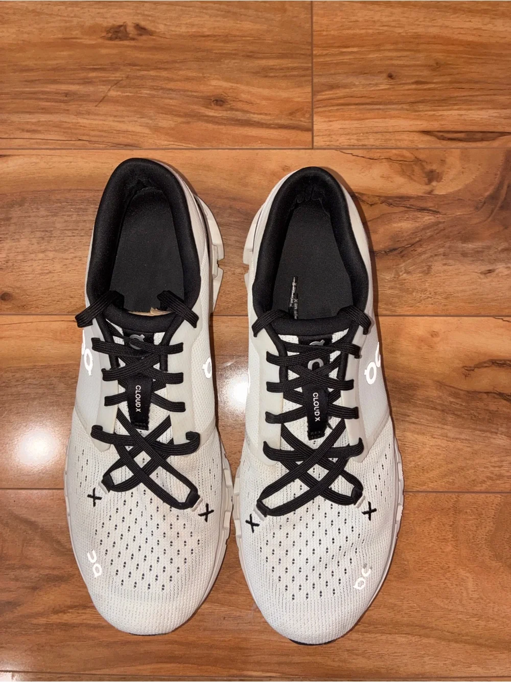 On Cloud X Men’s Athletic Training Sneaker Shoes, white - size 9.5